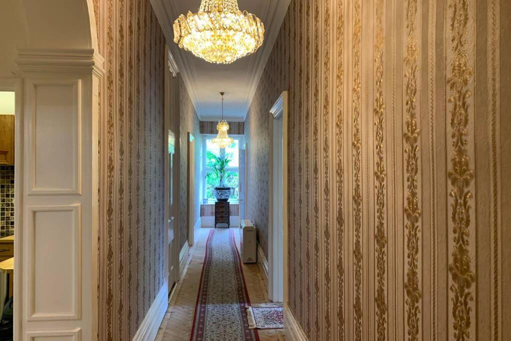 Luxurious Apartment In Historic Mansion - Sleeps 7 Ladock Exteriör bild