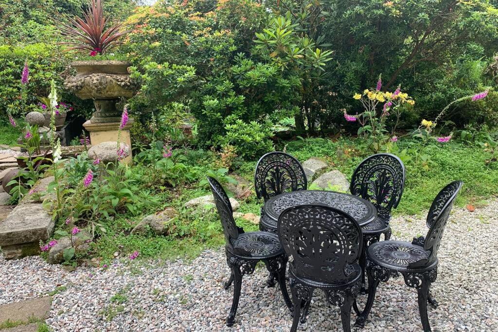 Luxurious Apartment In Historic Mansion - Sleeps 7 Ladock Exteriör bild